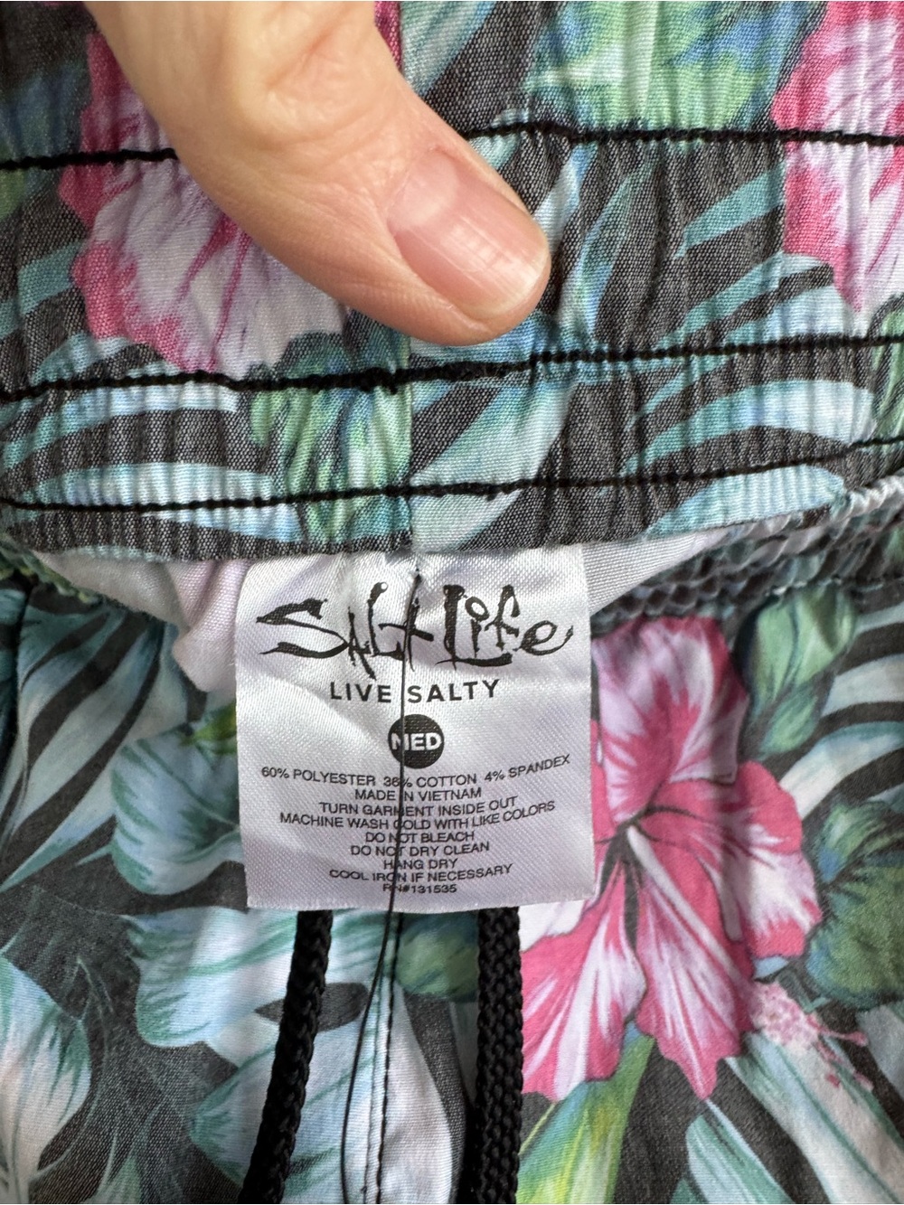 *NWT* SALT LIFE āJungle Vibes Volley Performanceā Shorts - Picture 11 of 17